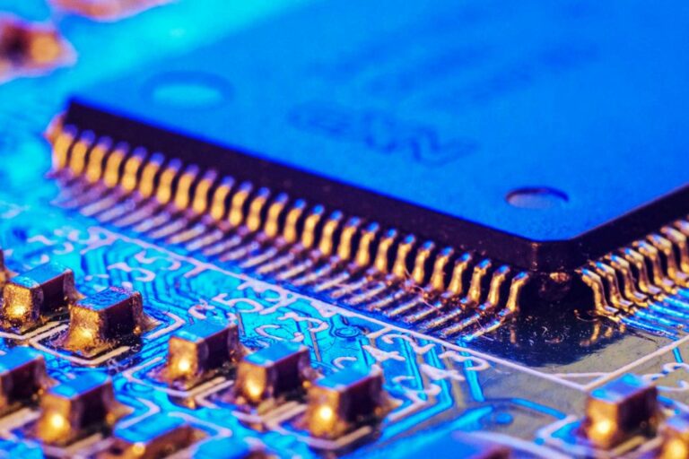 La hausse du coût des composants informatiques La hausse du coût des composants informatiques